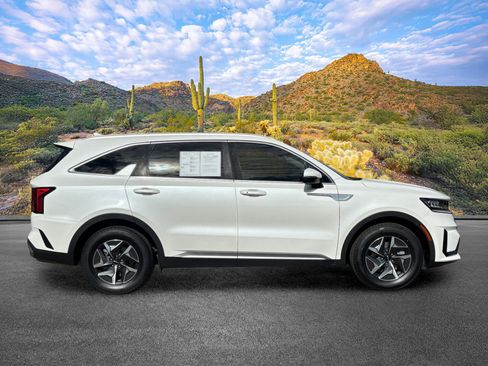 Used 2023 Kia Sorento EX FWD image 3