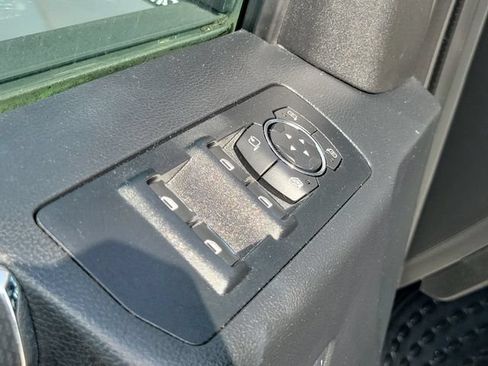 Used 2015 Ford F150 Lariat RWD image 17