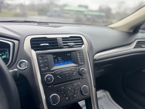 Used 2018 Ford Fusion S FWD image 19