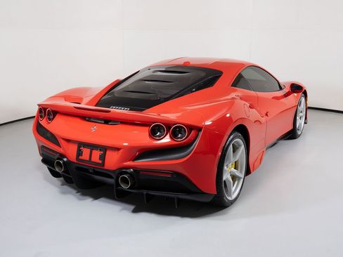 Used 2021 Ferrari F8 Tributo image 2