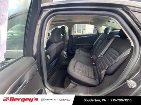 Used 2016 Ford Fusion SE image 28