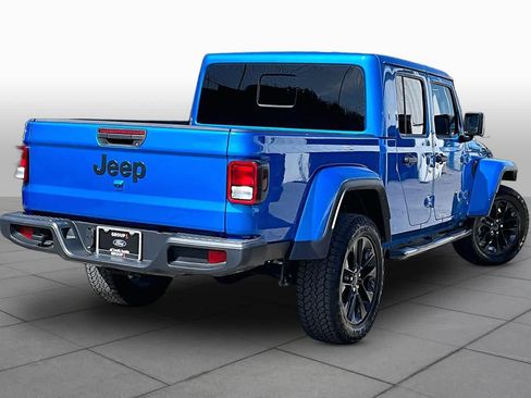 Used 2025 Jeep Gladiator Sport AWD/4WD image 13