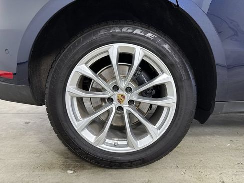 Certified 2023 Porsche Macan w/ Premium Package Plus AWD/4WD image 16