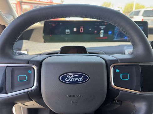 Certified 2025 Ford Expedition Active AWD/4WD image 23