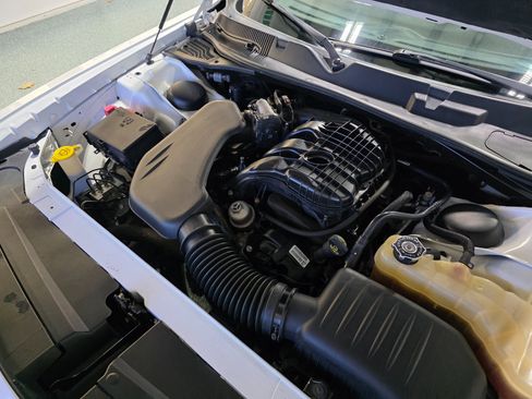 Used 2016 Dodge Challenger SXT Plus image 38