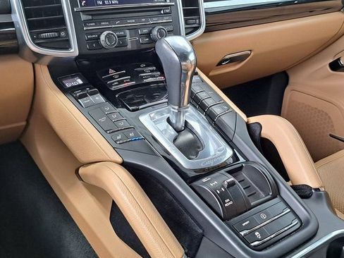 Used 2016 Porsche Cayenne AWD/4WD image 18