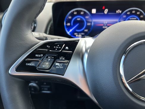 Used 2024 Mercedes-Benz EQB 250+ image 19