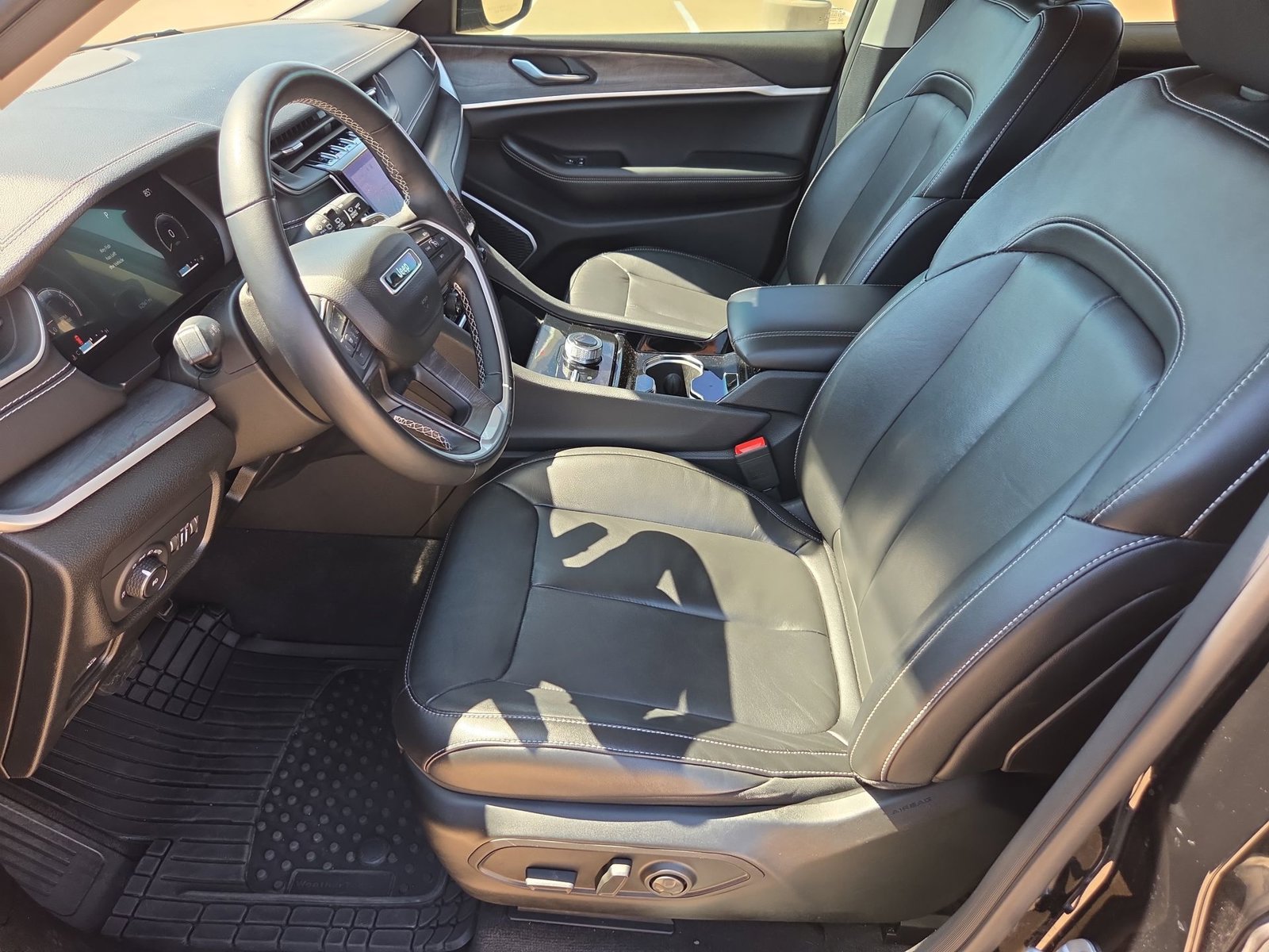 Used 2022 Jeep Grand Cherokee L Limited AWD/4WD image 19