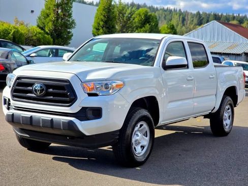 Used 2023 Toyota Tacoma SR AWD/4WD image 4