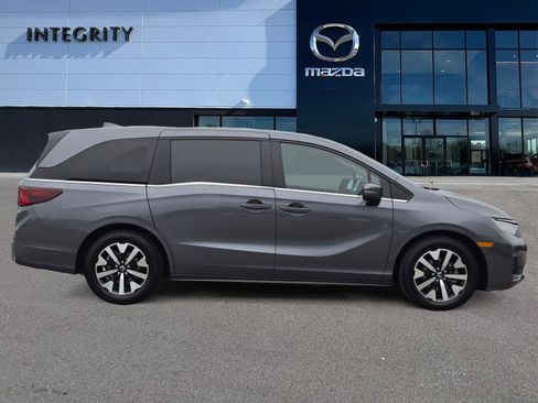Used 2025 Honda Odyssey EX-L image 3