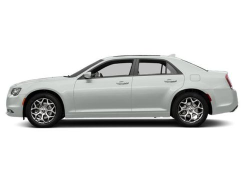 Used 2018 Chrysler 300 S w/ Safetytec Plus Group RWD image 3
