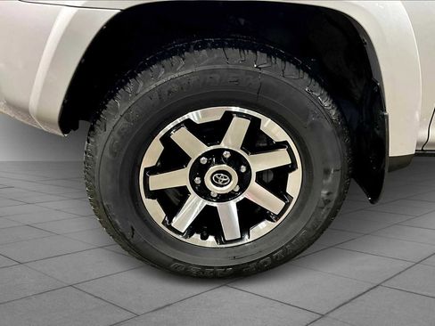 Used 2022 Toyota 4Runner TRD Off-Road Premium AWD/4WD image 10