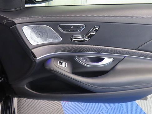 Used 2018 Mercedes-Benz S 560 Sedan image 40