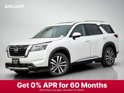 New 2025 Nissan Pathfinder Platinum w/ Cargo Package