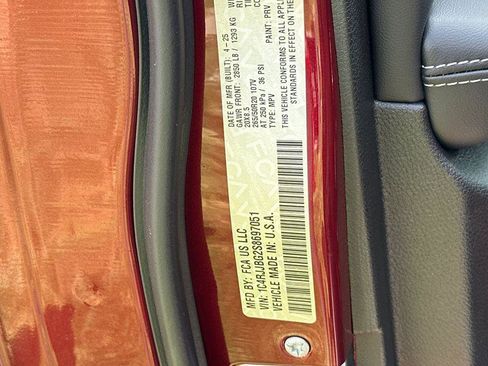 New 2025 Jeep Grand Cherokee L Limited w/ Luxury Tech Group II image 23