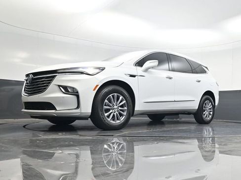 Used 2024 Buick Enclave Essence w/ Technology Package image 57