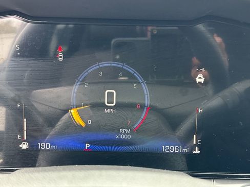 Certified 2025 Chevrolet Trax LT w/ LT Convenience Package image 26