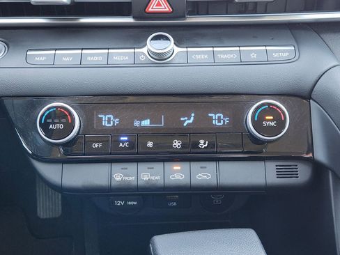 Used 2024 Hyundai Elantra SEL image 21