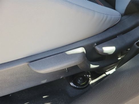 New 2024 Nissan Kicks SR w/ SR Premium Package image 20