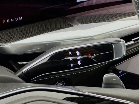 Used 2025 Cadillac Escalade V image 18