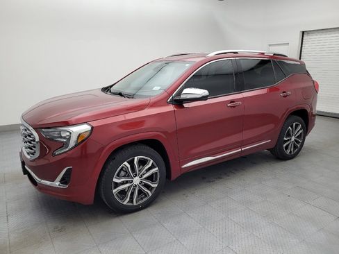 Used 2019 GMC Terrain Denali w/ Driver Alert Package II image 2