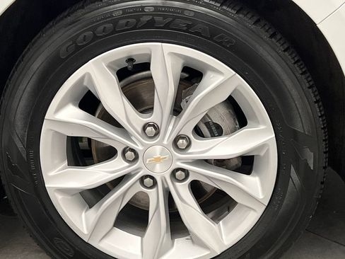 Used 2025 Chevrolet Malibu LT FWD image 70