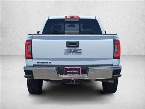 Used 2018 GMC Sierra 1500 SLT w/ SLT Preferred Package AWD/4WD image 7