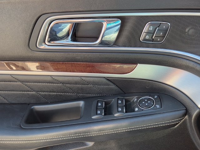 Used 2018 Ford Explorer Platinum AWD/4WD image 28