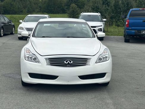 Used 2009 INFINITI G37 Convertible w/ Premium Pkg RWD image 2