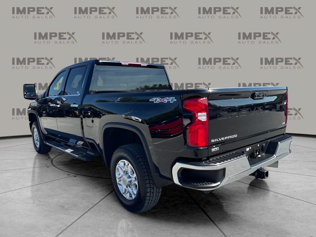 Used 2024 Chevrolet Silverado 2500 LTZ AWD/4WD image 3