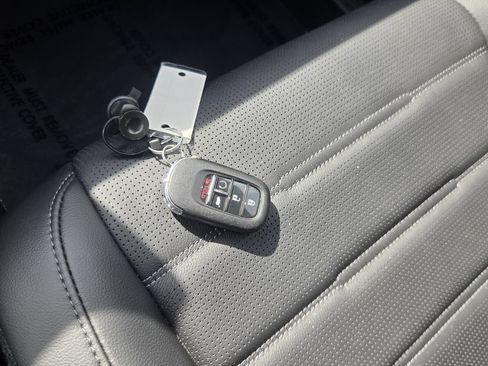 Used 2024 Honda CR-V EX-L image 19