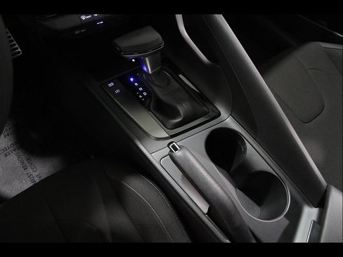 Certified 2025 Hyundai Elantra Sport FWD image 14