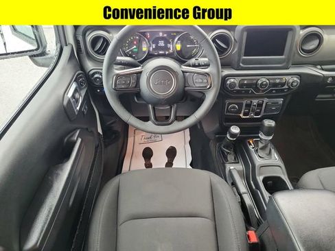Used 2023 Jeep Wrangler Unlimited w/ Convenience Group AWD/4WD image 9