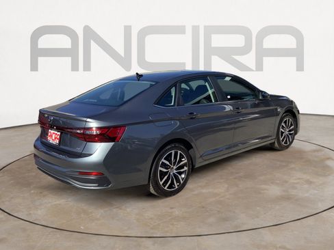 New 2026 Volkswagen Jetta SE FWD image 8