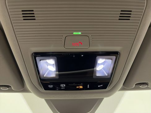 Used 2023 Volkswagen Atlas SE w/ Panoramic Sunroof Package FWD image 33