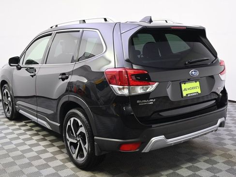 Used 2022 Subaru Forester Touring image 3