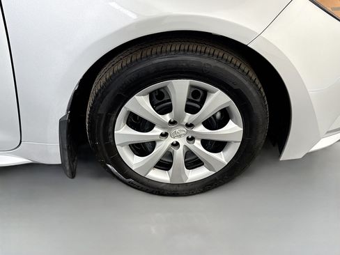Used 2025 Toyota Corolla LE FWD image 31