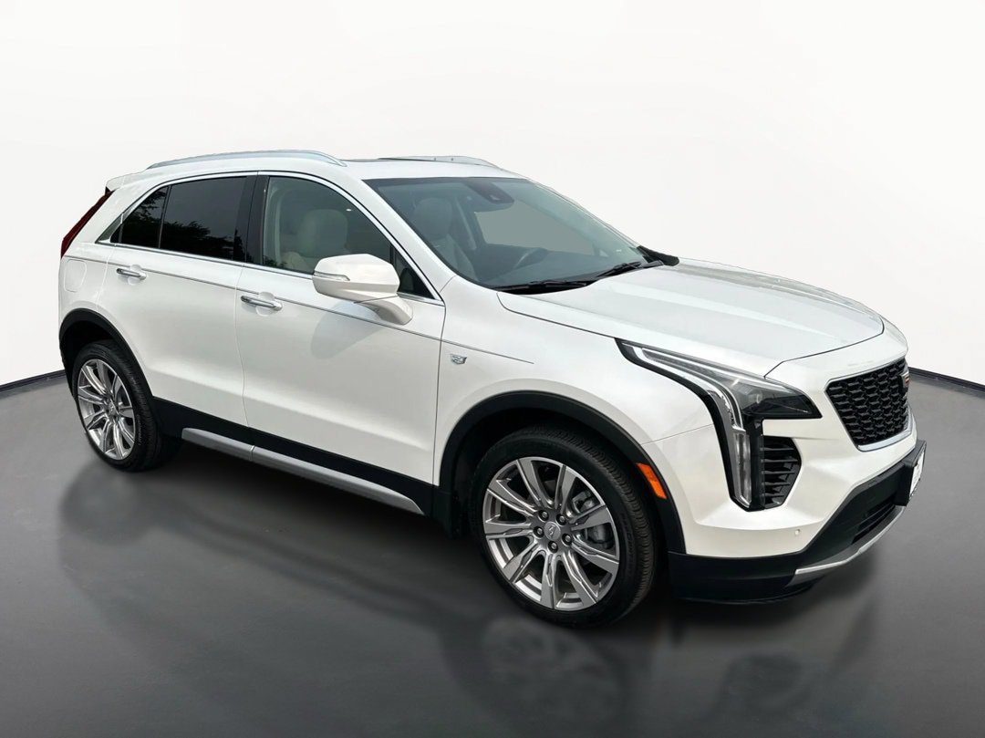 Certified 2023 Cadillac XT4 Premium Luxury AWD/4WD image 3