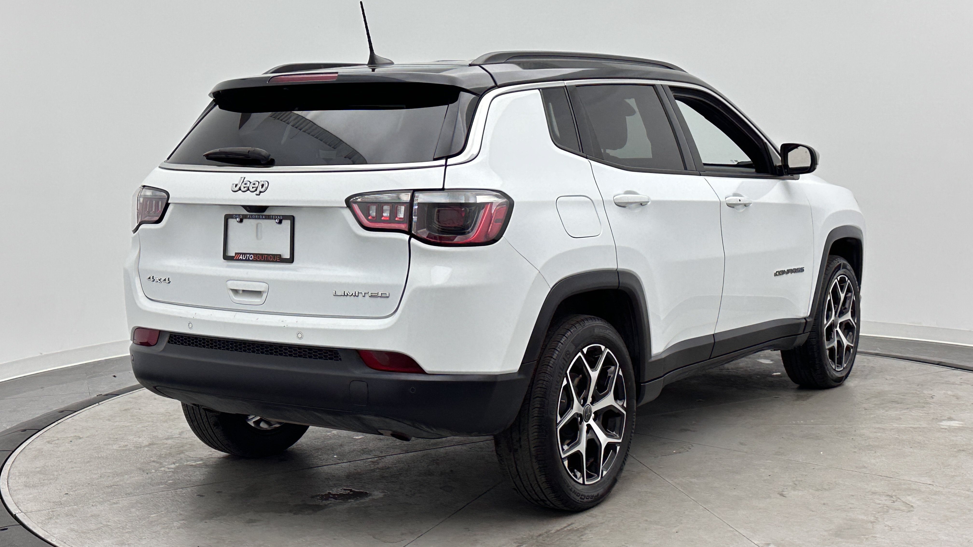 Used 2025 Jeep Compass Limited AWD/4WD image 7