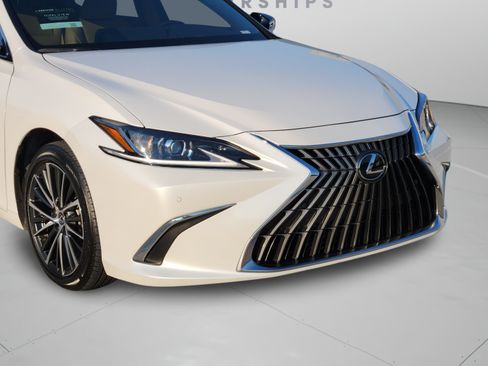 Certified 2025 Lexus ES 350 w/ Premium Package FWD image 39