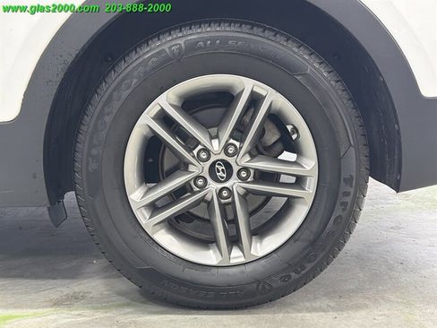 Used 2018 Hyundai Santa Fe Sport FWD image 16