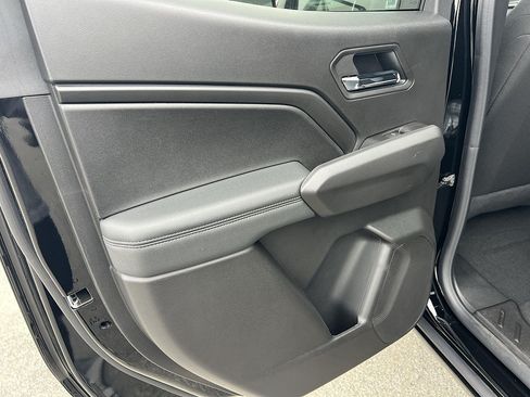 New 2026 GMC Canyon Elevation w/ LPO, Black Badging Package RWD image 24