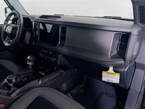 New 2025 Ford Bronco 4-Door image 28