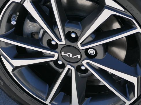 Used 2023 Kia Forte LXS FWD image 10