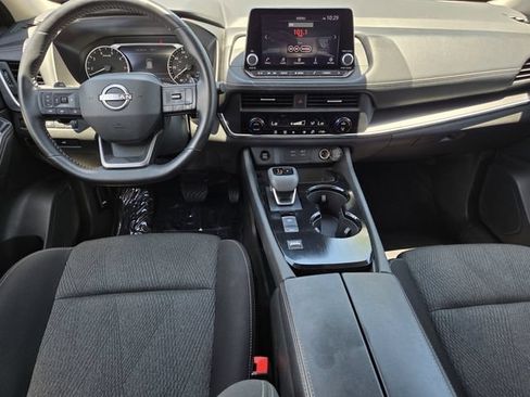 Used 2025 Nissan Rogue SV FWD image 8