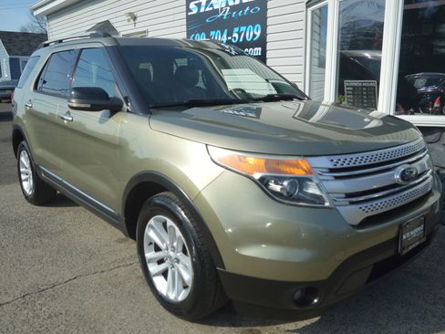 Used 2013 Ford Explorer XLT image 7