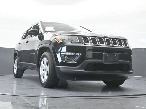 Used 2018 Jeep Compass Latitude w/ Popular Equipment Group AWD/4WD image 65