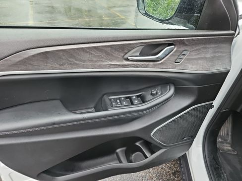 Used 2023 Jeep Grand Cherokee 4WD 4xe w/ Luxury Tech Group II image 19