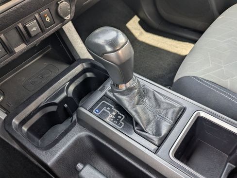 Used 2021 Toyota Tacoma TRD Off-Road w/ Technology Package AWD/4WD image 28