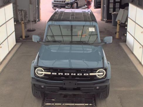 Used 2025 Ford Bronco Outer Banks AWD/4WD image 3